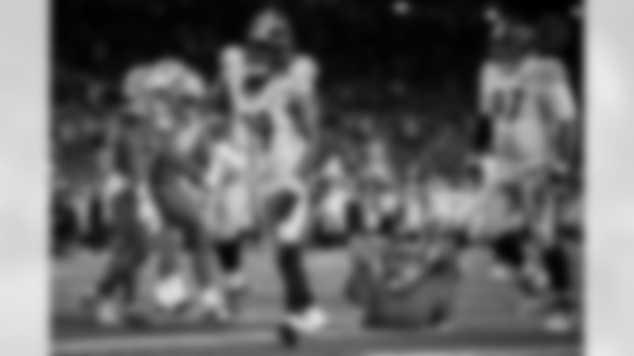 Pittsburgh Steelers safety Kyle Dugger (29) celebrates a crucial play during a regular season game against the Detroit Lions, Sunday, Dec. 21, 2025 in Detroit, MI. The Steelers defeated the Lions 29-24. (Alysa Rubin / Pittsburgh Steelers)