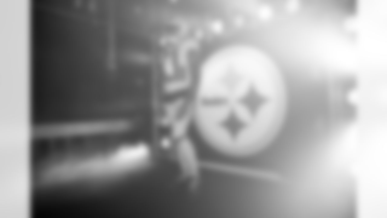 Pittsburgh Steelers wide receiver DK Metcalf (4) during a regular season game between the Pittsburgh Steelers and the Green Bay Packers, Sunday, Oct. 26, 2025 in Pittsburgh, PA. The Packers beat the Steelers 35-25. (Karl Roser / Pittsburgh Steelers)