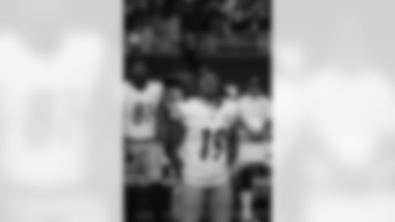 Pittsburgh Steelers wide receiver Calvin Austin III (19) during a regular season game between the Pittsburgh Steelers and the Los Angeles Chargers, Sunday, Nov. 9, 2025 in Inglewood, CA. (Alysa Rubin / Pittsburgh Steelers)