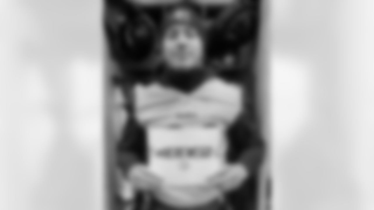 HereWeGo_2023_24-HWG-Sign-Killebrew-4x5