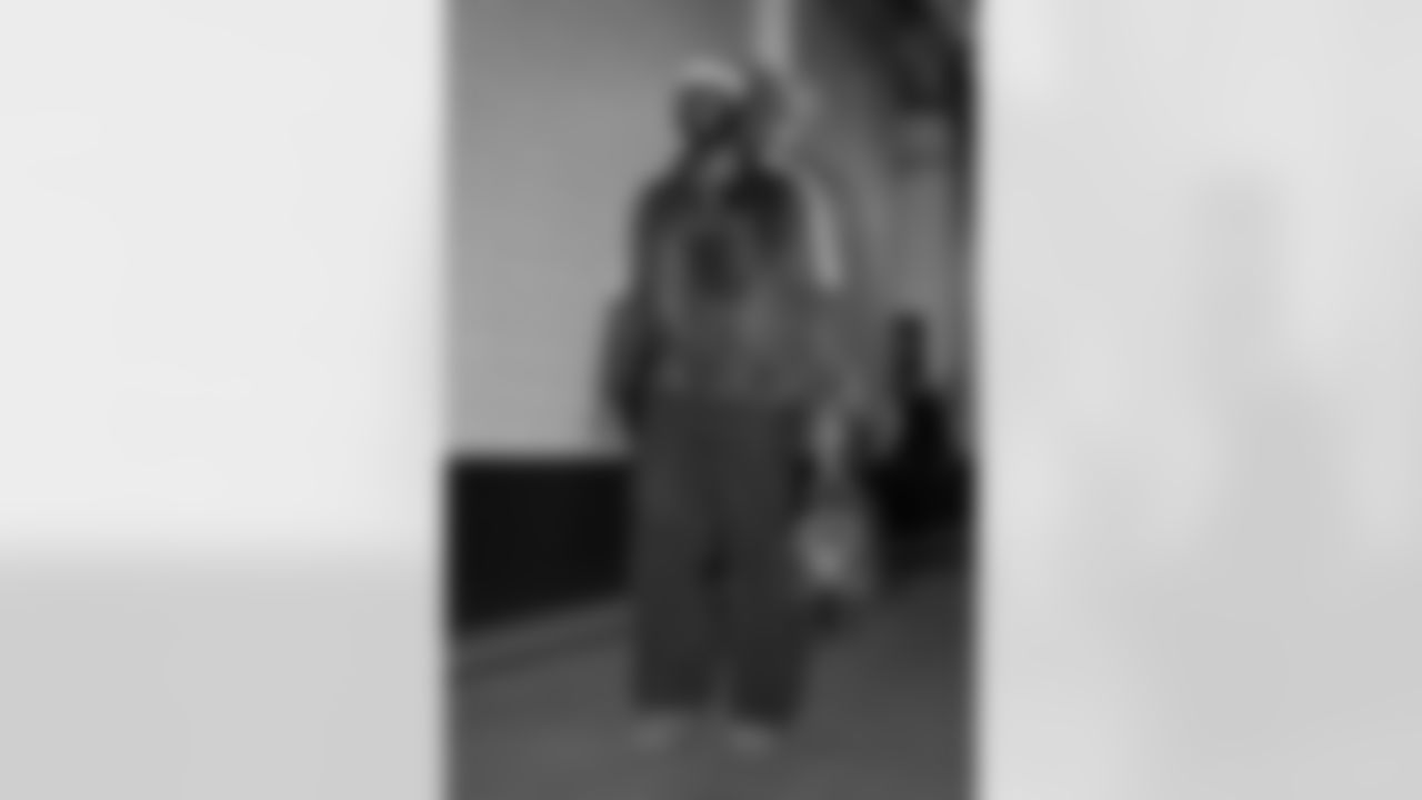 Pittsburgh Steelers defensive tackle Esezi Otomewo (93) during a regular season game between the Pittsburgh Steelers and the Cleveland Browns, Sunday, Dec. 28, 2025 in Cleveland, OH. (Alysa Rubin / Pittsburgh Steelers)