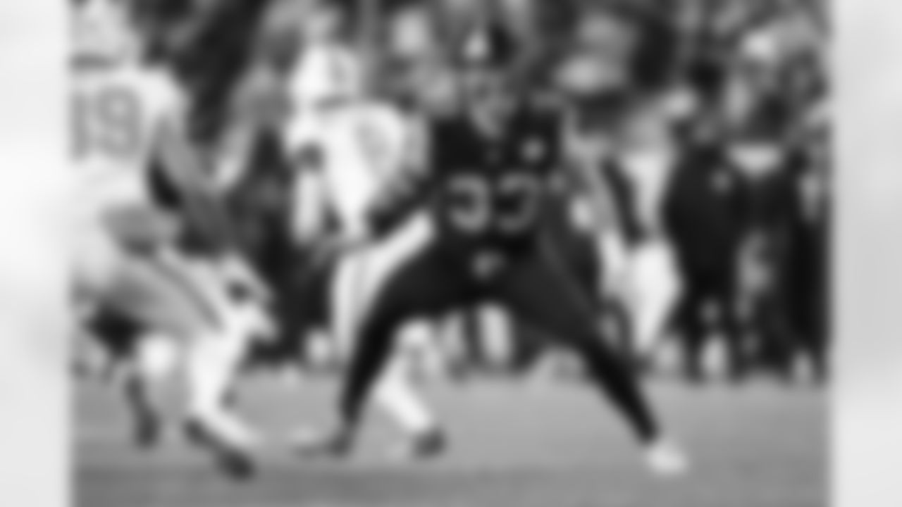 Pittsburgh Steelers linebacker Jack Sawyer (33) during a regular season game between the Pittsburgh Steelers and the Miami Dolphins, Monday, Dec. 15, 2025 in Pittsburgh, PA. (Karl Roser / Pittsburgh Steelers)