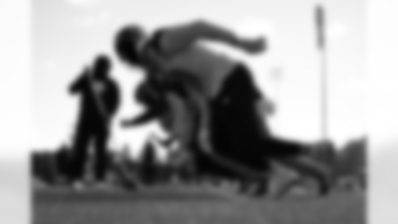 Pittsburgh Steelers linebacker T.J. Watt (90) during practice at the UPMC Rooney Sports Complex preparing for a Week 10 matchup against the Los Angeles Chargers, Thursday, Nov. 6, 2025 in Pittsburgh, PA. (Karl Roser / Pittsburgh Steelers)