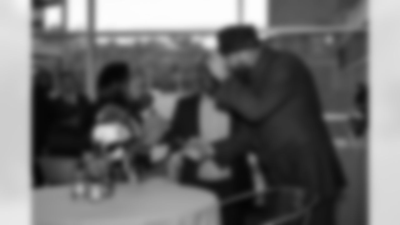 The Pittsburgh Steelers celebrated the 20th anniversary of Super Bowl XL during the Alumni Weekend Dinner at Acrisure Stadium benefitting the UPMC Sports Medicine Concussion Program, Saturday, Nov. 1, 2025 in Pittsburgh, PA. (Alysa Rubin / Pittsburgh Steelers)