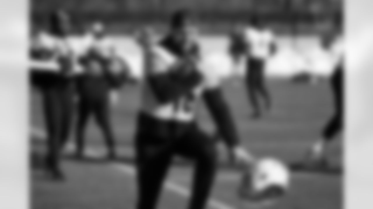 Pittsburgh Steelers wide receiver Adam Thielen (16) during practice at the UPMC Rooney Sports Complex preparing for a Week 16 matchup against the Detroit Lions, Wednesday, Dec. 17, 2025 in Pittsburgh, PA. (Karl Roser / Pittsburgh Steelers)