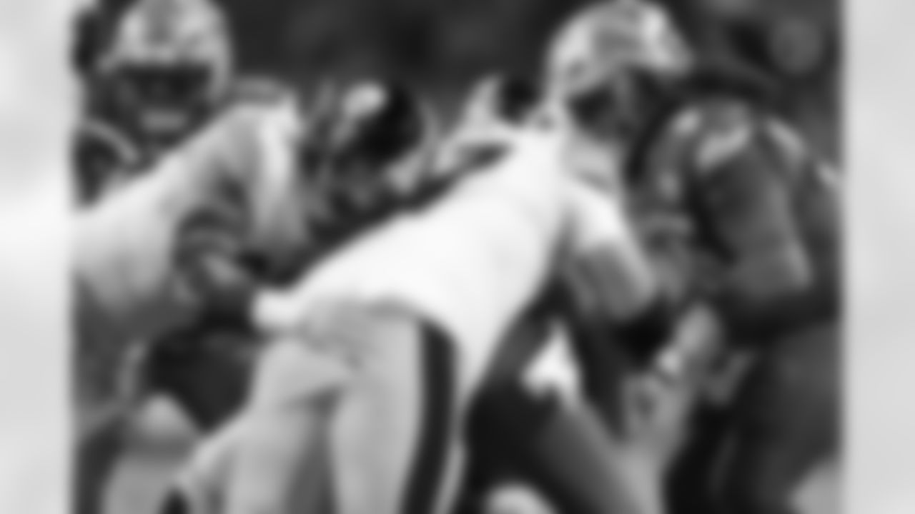 Pittsburgh Steelers defensive tackle Cameron Heyward (97) and Pittsburgh Steelers linebacker Jack Sawyer (33) during a regular season game between the Pittsburgh Steelers and the Detroit Lions, Sunday, Dec. 21, 2025 in Detroit, MI. (Karl Roser / Pittsburgh Steelers)