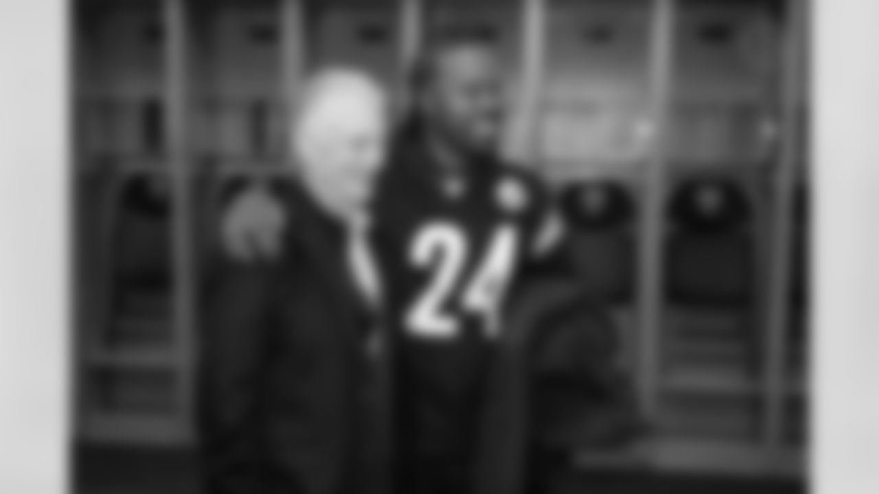 Pittsburgh Steelers president Art Rooney II and legend Joey Porter Sr. prior to a regular season game between the Pittsburgh Steelers and the Miami Dolphins, Monday, Dec. 15, 2025 in Pittsburgh, PA. The Steelers defeated the Dolphins 28-15. (Karl Roser / Pittsburgh Steelers)