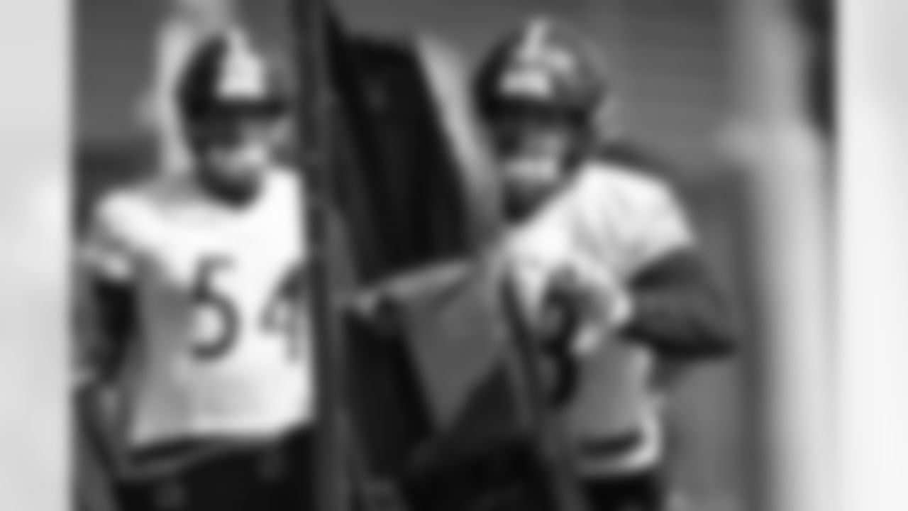 Pittsburgh Steelers offensive lineman Isaac Seumalo (73) during practice at the UPMC Rooney Sports Complex preparing for a Week 3 matchup against the New England Patriots, Thursday, Sept. 18, 2025 in Pittsburgh, PA. (Alysa Rubin / Pittsburgh Steelers)