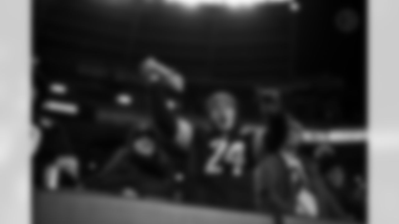 Fans during a regular season game between the Pittsburgh Steelers and the Cleveland Browns, Thursday, Nov. 21, 2024 in Cleveland, OH. (Alysa Rubin / Pittsburgh Steelers)
