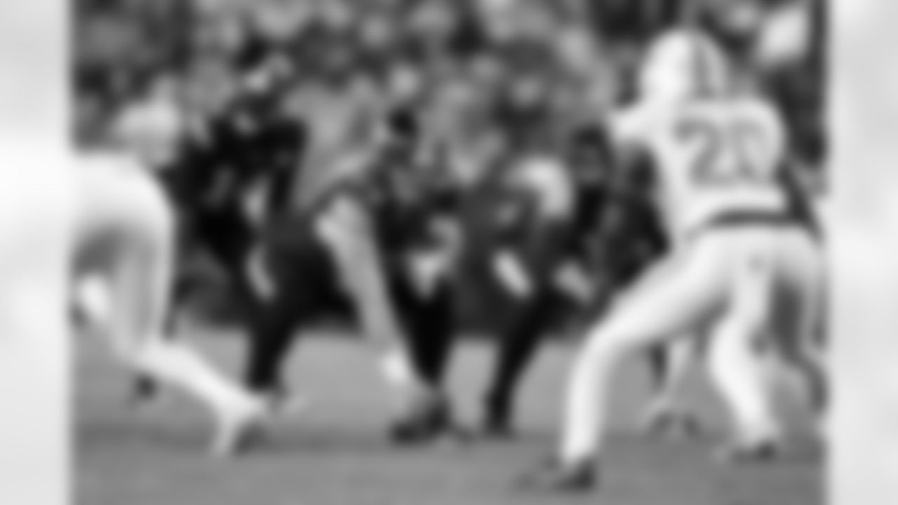 Pittsburgh Steelers center Zach Frazier (54) during a regular season game between the Pittsburgh Steelers and the Miami Dolphins, Monday, Dec. 15, 2025 in Pittsburgh, PA. (Karl Roser / Pittsburgh Steelers)