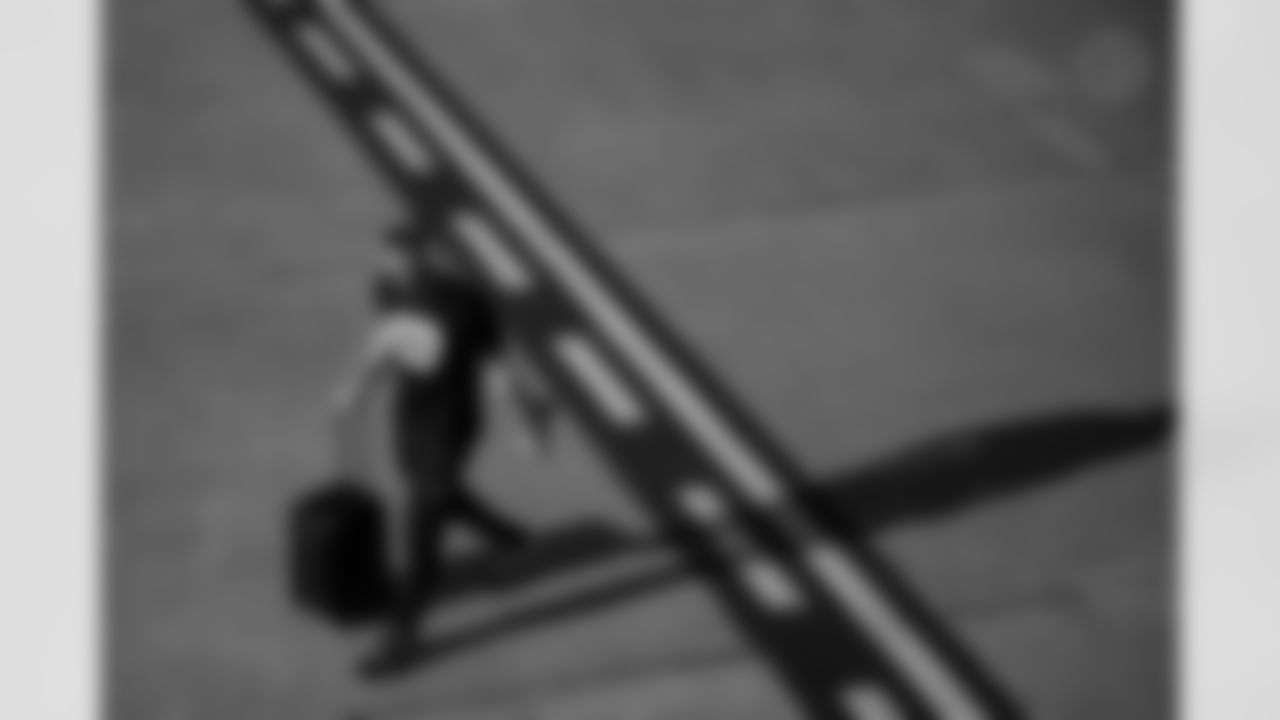 Pittsburgh Steelers linebacker T.J. Watt (90) travels to Chicago on Saturday, Nov. 22, 2025 for the Week 12 regular season matchup against the Chicago Bears. (Karl Roser / Pittsburgh Steelers)