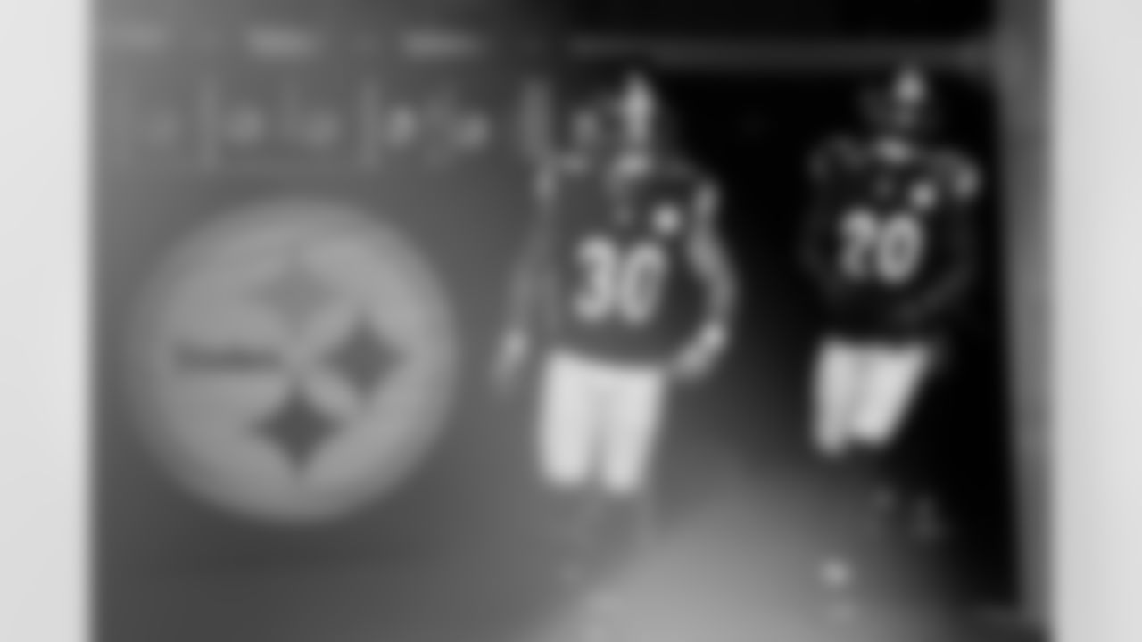 Pittsburgh Steelers running back Jaylen Warren (30) and Pittsburgh Steelers running back Kaleb Johnson (20) during a regular season game between the Pittsburgh Steelers and the Indianapolis Colts, Sunday, Nov. 2, 2025 in Pittsburgh, PA. (Jared Wickerham / Pittsburgh Steelers)