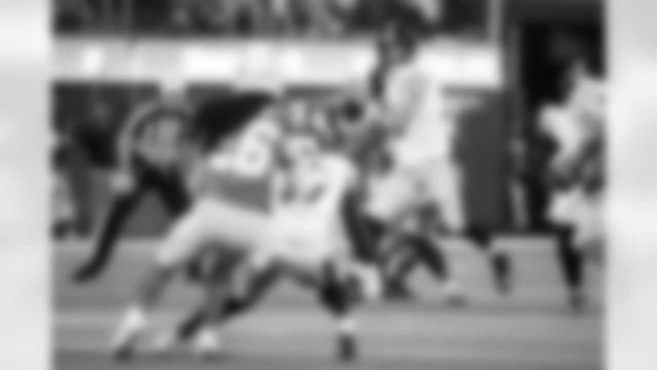 Pittsburgh Steelers quarterback Aaron Rodgers (8) during a regular season game between the Pittsburgh Steelers and the Los Angeles Chargers, Sunday, Nov. 9, 2025 in Inglewood, CA. The Chargers beat the Steelers 25-10. (Karl Roser / Pittsburgh Steelers)