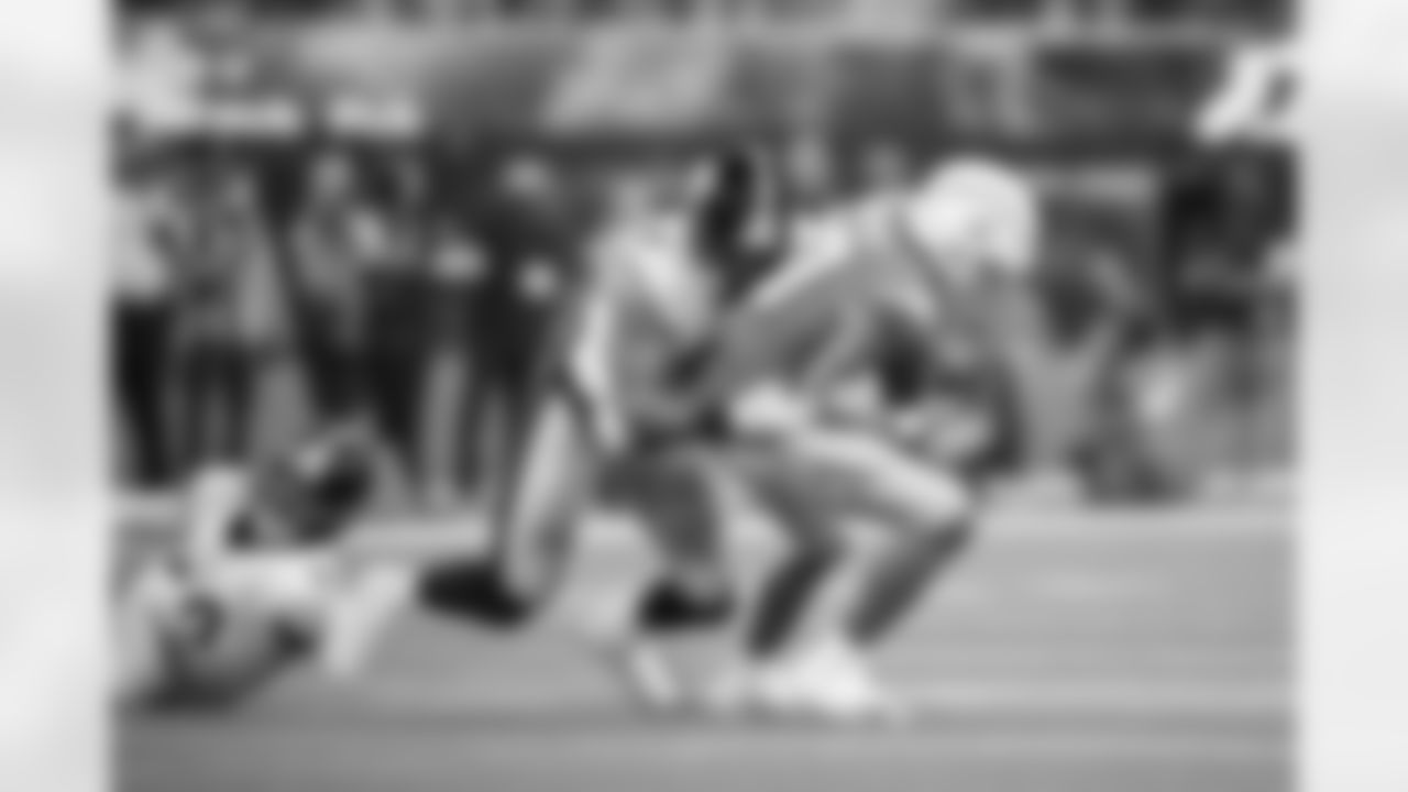 Pittsburgh Steelers linebacker Alex Highsmith (56) during a regular season game between the Pittsburgh Steelers and the Los Angeles Chargers, Sunday, Nov. 9, 2025 in Inglewood, CA. The Chargers beat the Steelers 25-10. (Karl Roser / Pittsburgh Steelers)