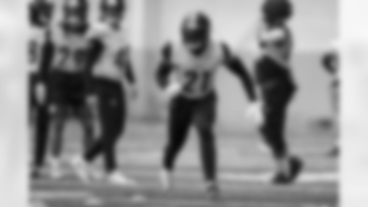 Pittsburgh Steelers defensive back Chuck Clark (21) during practice at the UPMC Rooney Sports Complex preparing for a Week 17 matchup against the Cleveland Browns, Friday, Dec. 26, 2025 in Pittsburgh, PA. (Karl Roser / Pittsburgh Steelers)