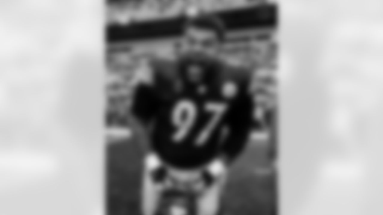 Pittsburgh Steelers defensive tackle Cameron Heyward (97) prior to a regular season game between the Pittsburgh Steelers and the Cincinnati Bengals, Sunday, Nov. 16, 2025 in Pittsburgh, PA. The Steelers defeated the Bengals 34-12. (Alysa Rubin / Pittsburgh Steelers)