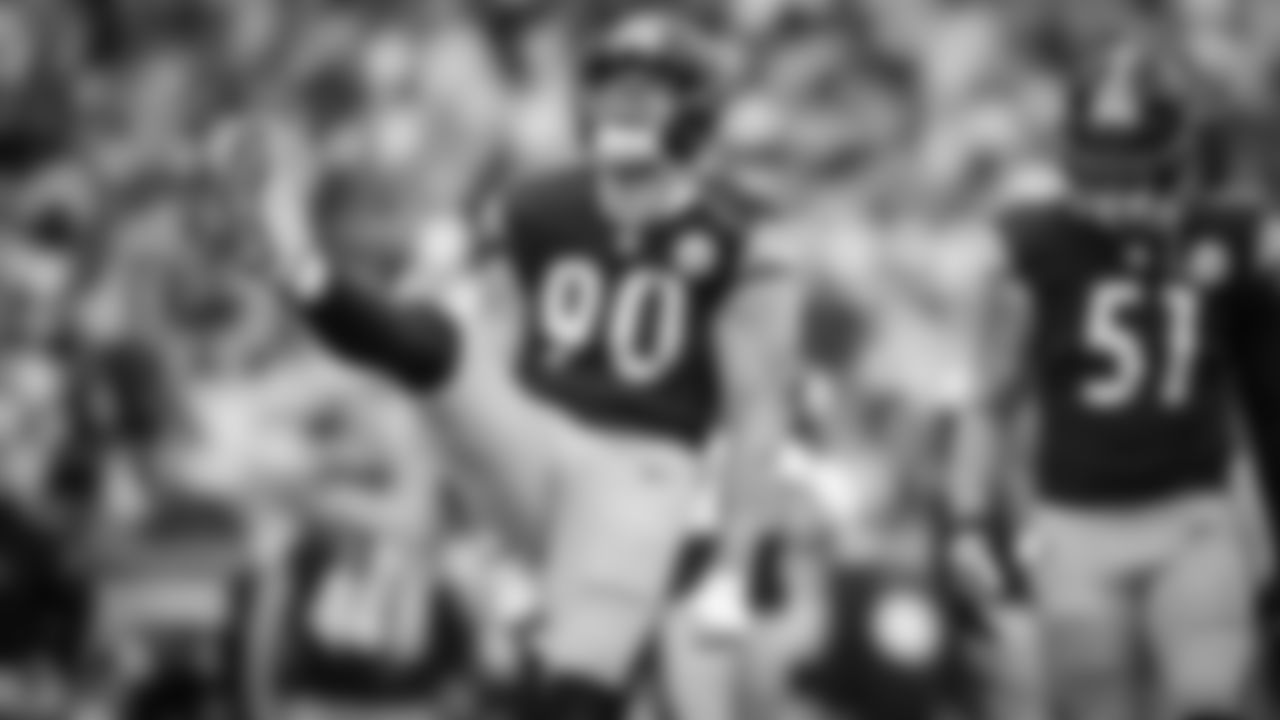 Pittsburgh Steelers linebacker T.J. Watt (90) during a regular season game between the Pittsburgh Steelers and the Cleveland Browns, Sunday, Oct. 12, 2025 in Pittsburgh, PA. (Alysa Rubin/ Pittsburgh Steelers)