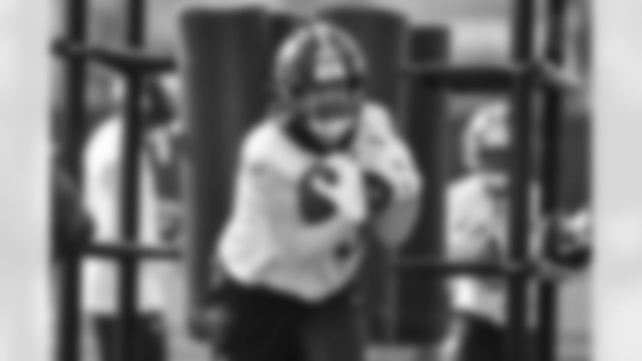 Pittsburgh Steelers tight end Pat Freiermuth (88) during practice at the UPMC Rooney Sports Complex preparing for a Week 10 matchup against the Los Angeles Chargers, Wednesday, Nov. 5, 2025 in Pittsburgh, PA. (Alysa Rubin / Pittsburgh Steelers)