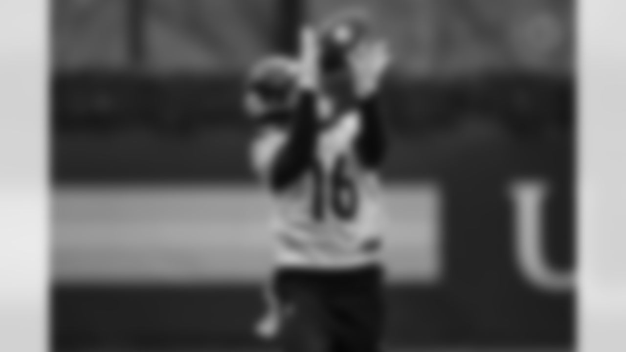 Pittsburgh Steelers wide receiver John Rhys Plumlee (16) during practice at the UPMC Rooney Sports Complex preparing for a Week 12 matchup against the Chicago Bears, Friday, Nov. 21, 2025 in Pittsburgh, PA. (Alysa Rubin / Pittsburgh Steelers)