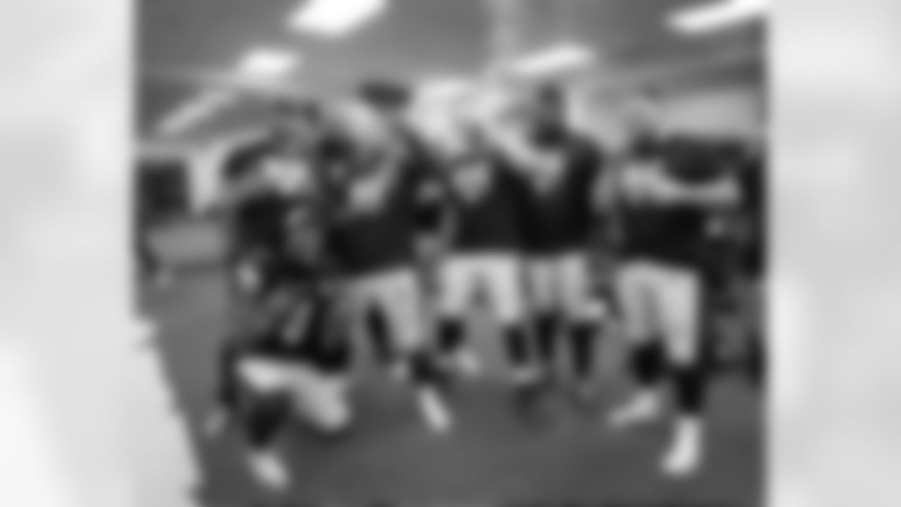 Pittsburgh Steelers defensive end Yahya Black (94), Pittsburgh Steelers linebacker Patrick Queen (6), Pittsburgh Steelers linebacker Jeremiah Moon (53), Pittsburgh Steelers defensive tackle Keeanu Benton (95), Pittsburgh Steelers linebacker Jack Sawyer (33), Pittsburgh Steelers linebacker Alex Highsmith (56), Pittsburgh Steelers defensive tackle Esezi Otomewo (93), and Pittsburgh Steelers defensive end Logan Lee (91) following a regular season game between the Pittsburgh Steelers and the Baltimore Ravens, Sunday, Jan. 4, 2026 in Pittsburgh, PA. The Steelers defeated the Ravens 26-24. (Karl Roser / Pittsburgh Steelers)