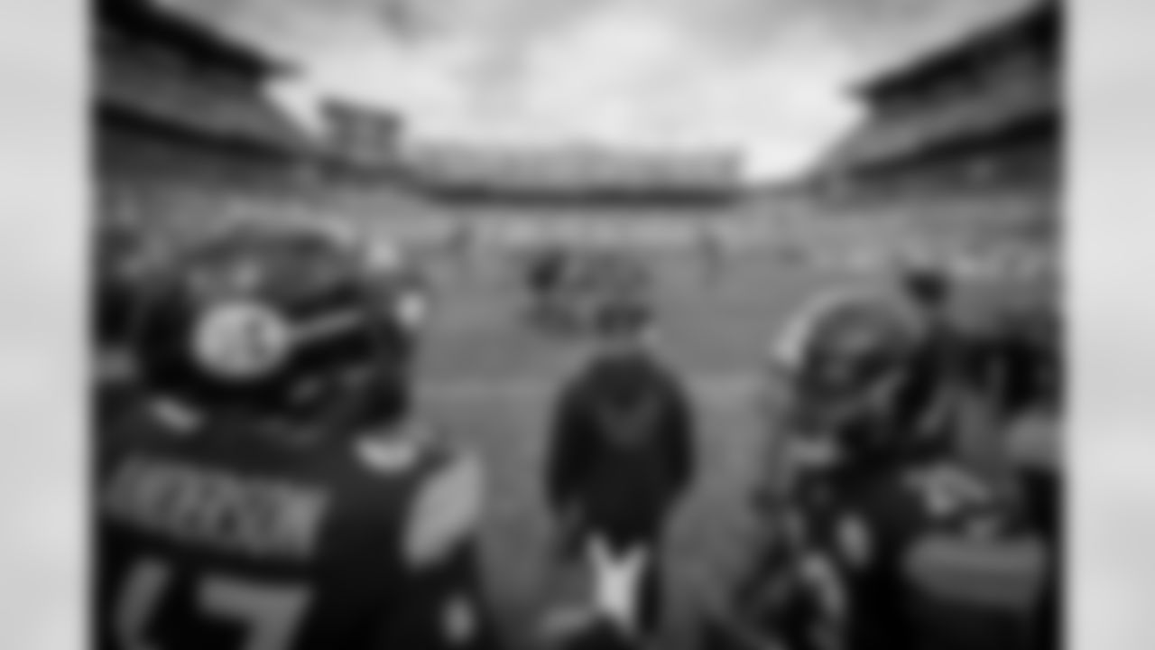A defensive huddle during a regular season game between the Pittsburgh Steelers and the Cleveland Browns, Sunday, Oct. 12, 2025 in Pittsburgh, PA. (Alysa Rubin/ Pittsburgh Steelers)