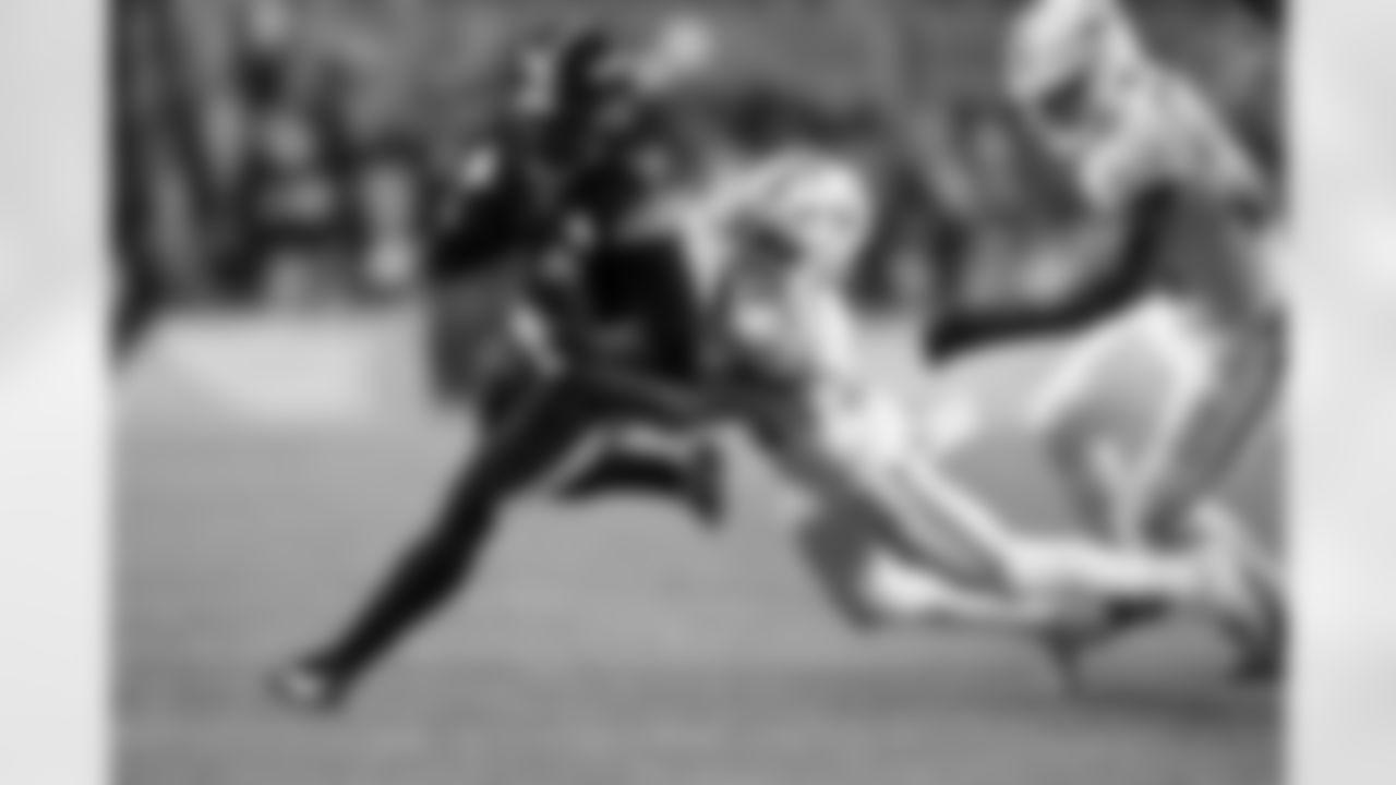 Pittsburgh Steelers running back Kenneth Gainwell (14) during a regular season game between the Pittsburgh Steelers and the Miami Dolphins, Monday, Dec. 15, 2025 in Pittsburgh, PA. (Karl Roser / Pittsburgh Steelers)