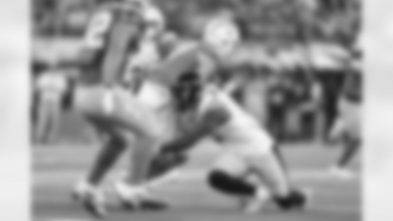 Pittsburgh Steelers linebacker Patrick Queen (6) during a regular season game between the Pittsburgh Steelers and the Los Angeles Chargers, Sunday, Nov. 9, 2025 in Inglewood, CA. (Karl Roser / Pittsburgh Steelers)