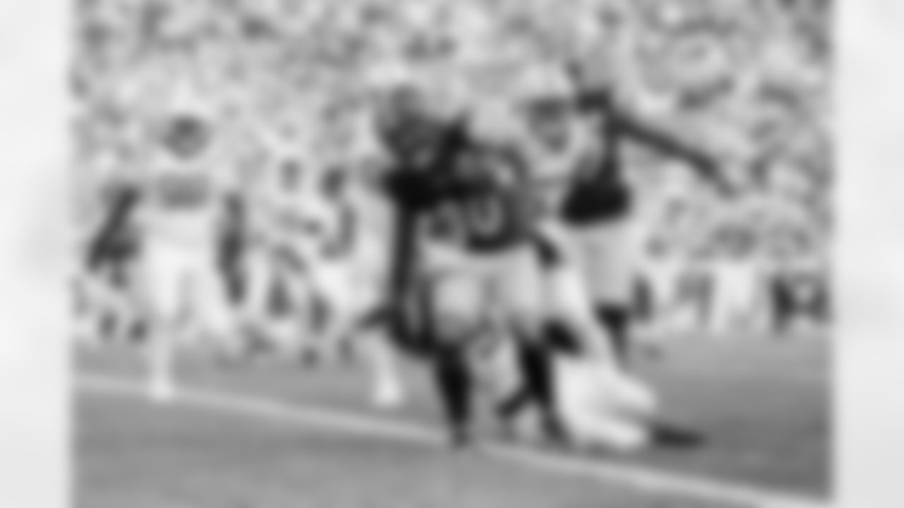 Pittsburgh Steelers running back Jaylen Warren (30) during a regular season game between the Pittsburgh Steelers and the Indianapolis Colts, Sunday, Nov. 2, 2025 in Pittsburgh, PA. (Alysa Rubin / Pittsburgh Steelers)