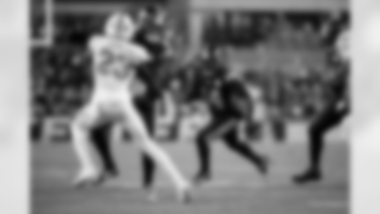 Pittsburgh Steelers running back Kenneth Gainwell (14) during a regular season game between the Pittsburgh Steelers and the Miami Dolphins, Monday, Dec. 15, 2025 in Pittsburgh, PA. The Steelers defeated the Dolphins 28-15. (Karl Roser / Pittsburgh Steelers)