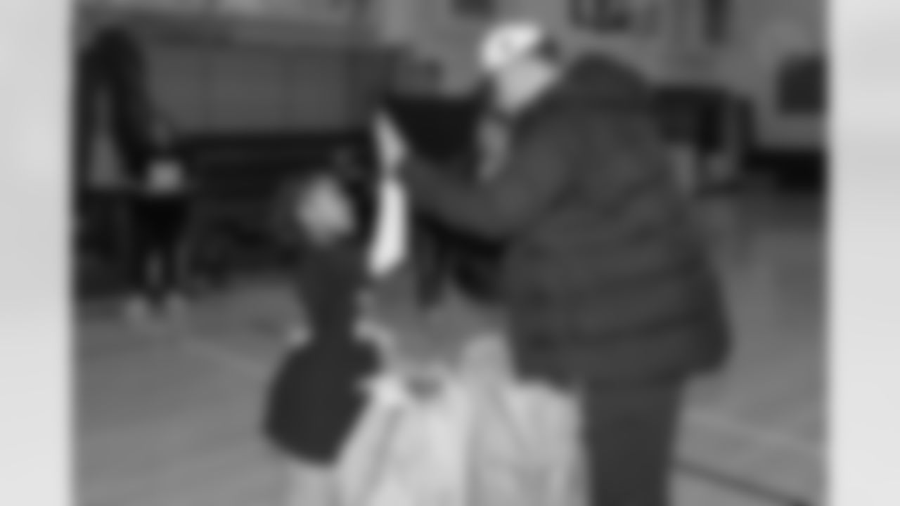 Pittsburgh Steelers linebacker Alex Highsmith (56) partnered with the Best of the Batch foundation to give out toys for the holiday season on Thursday, Dec. 18, 2025 in Pittsburgh, PA. (Josh Veon / Pittsburgh Steelers)