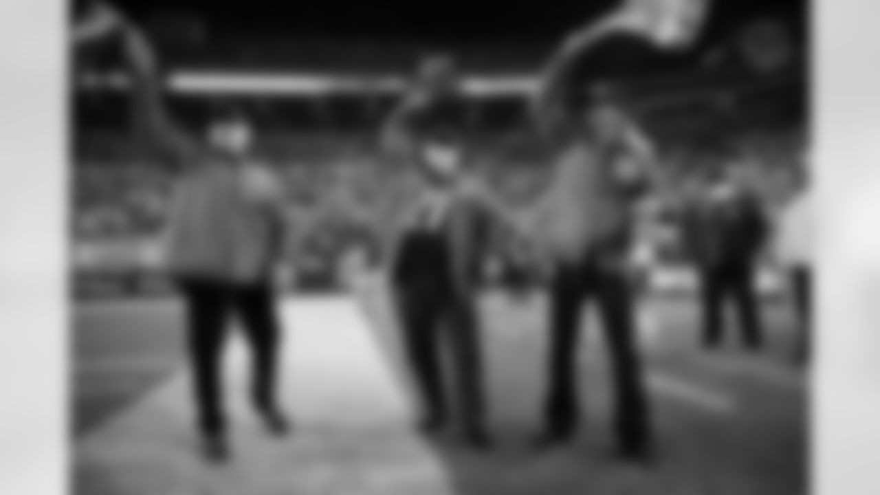 Rocky Bleier, Nelson Lowes and Bret Michaels led the Terrible Towel Twirl for the Steelers game against the Chicago Bears in 2021