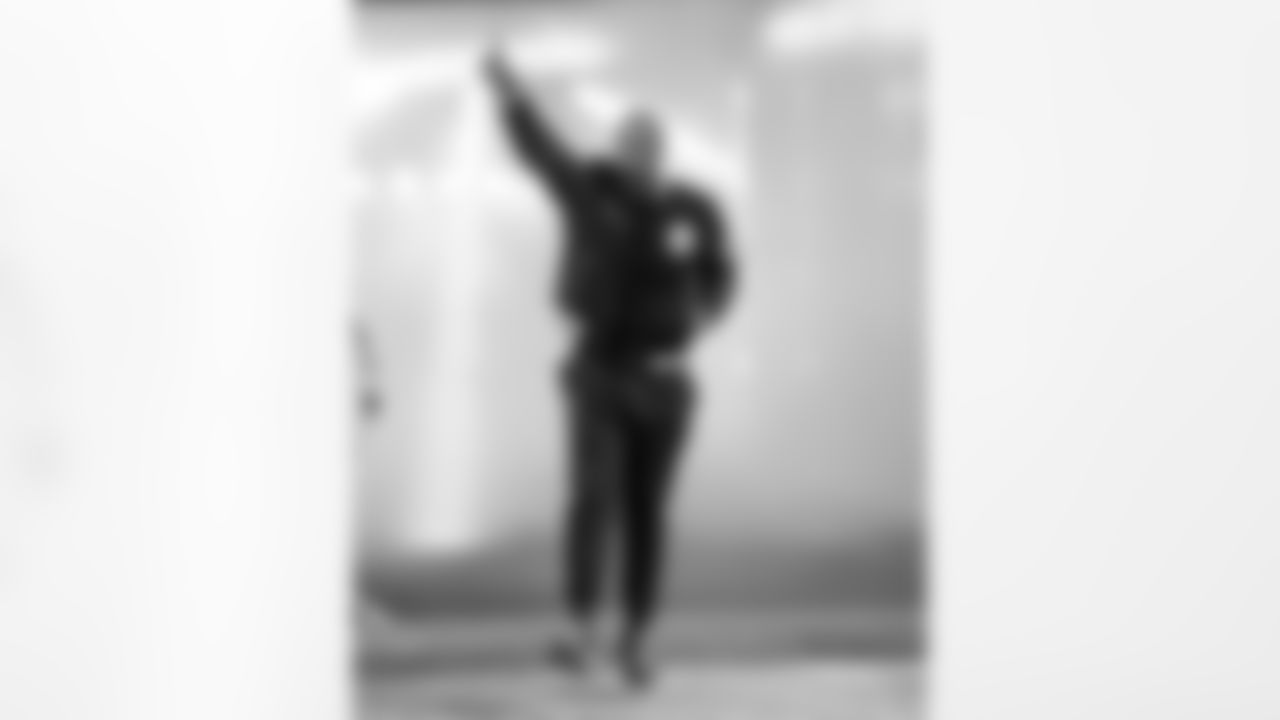 Hall of Honor recognition ceremony during a regular season game between the Pittsburgh Steelers and the Miami Dolphins, Monday, Dec. 15, 2025 in Pittsburgh, PA. The Steelers defeated the Dolphins 28-15. (Alysa Rubin / Pittsburgh Steelers)