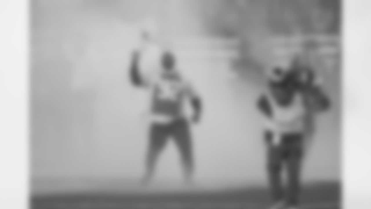 James Harrison led the Terrible Towel Twirl for the Steelers game against the Green Bay Packers in 2025