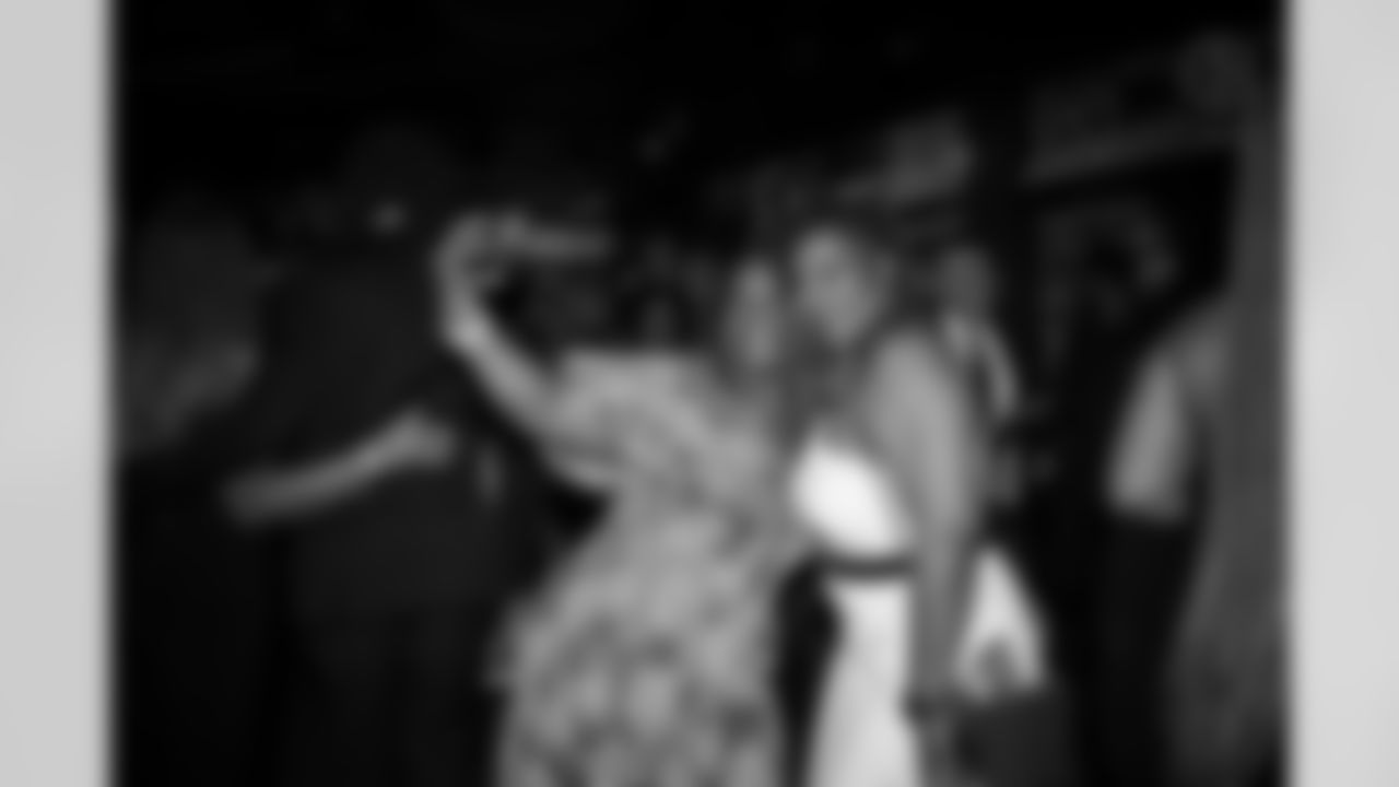 The Pittsburgh Steelers celebrate the 2025 Hall of Honor Class during the Hall of Honor Dinner Ceremony presented by U.S. Steel on Sunday, Dec. 14, 2025 in Pittsburgh, PA. (Alysa Rubin / Pittsburgh Steelers)