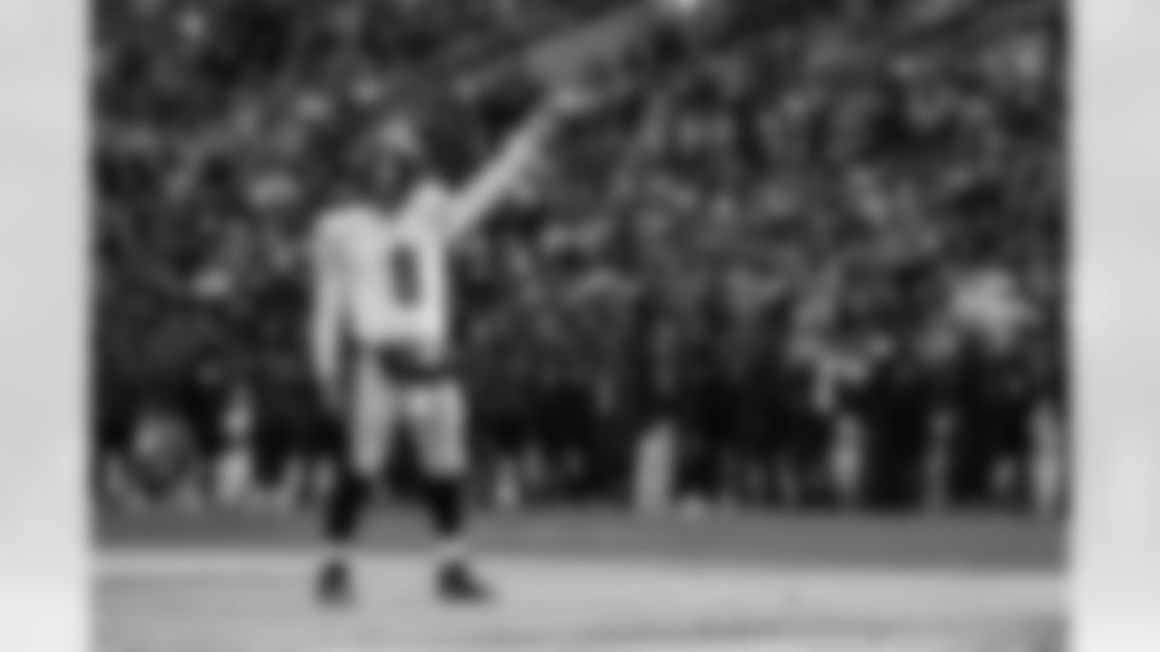 Pittsburgh Steelers quarterback Aaron Rodgers (8) celebrates a crucial play during a regular season game against the Baltimore Ravens, Sunday, Dec. 7, 2025 in Baltimore, MD. The Steelers defeated the Ravens 27-22. (Alysa Rubin / Pittsburgh Steelers)