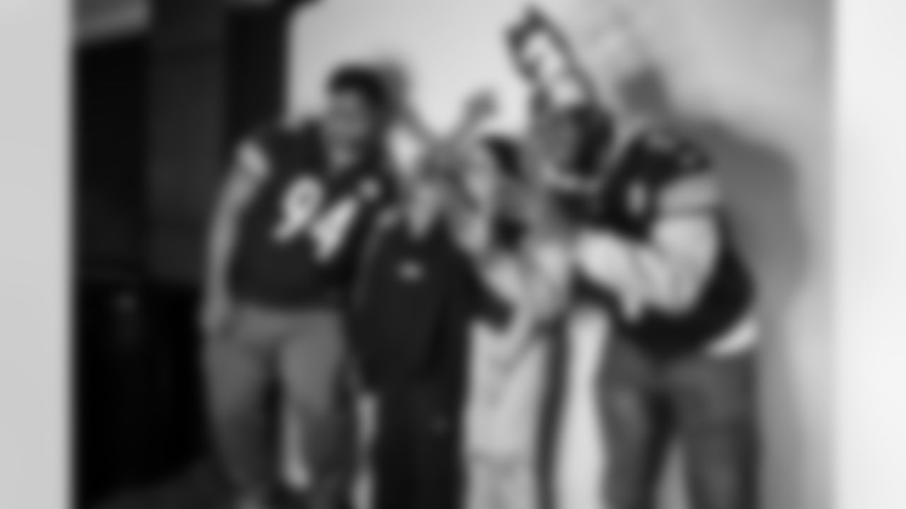 The Pittsburgh Steelers partnered with Convoy of Hope to give back to multiple community organizations in the Pittsburgh area on Tuesday, Dec. 9, 2025 in Pittsburgh, PA. (Alysa Rubin / Pittsburgh Steelers)