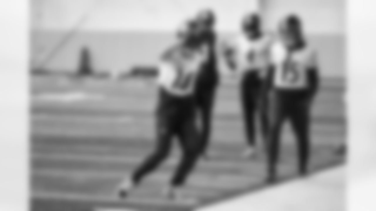 Pittsburgh Steelers wide receiver Adam Thielen (16) during practice at the UPMC Rooney Sports Complex preparing for a Week 14 matchup against the Baltimore Ravens, Wednesday, Dec. 3, 2025 in Pittsburgh, PA. (Karl Roser / Pittsburgh Steelers)