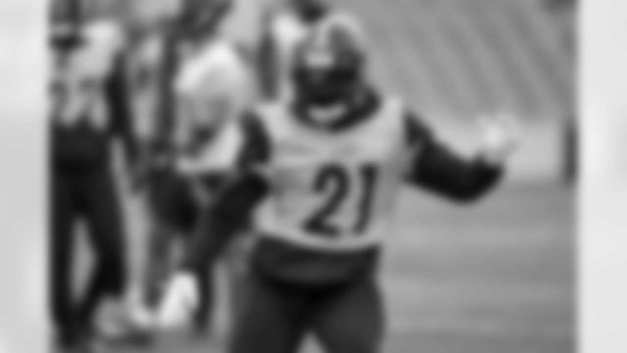 Pittsburgh Steelers defensive back Chuck Clark (21) during practice at Acrisure Stadium preparing for a Week 18 matchup against the Baltimore Ravens, Friday, Jan. 2, 2026 in Pittsburgh, PA. (Karl Roser / Pittsburgh Steelers)