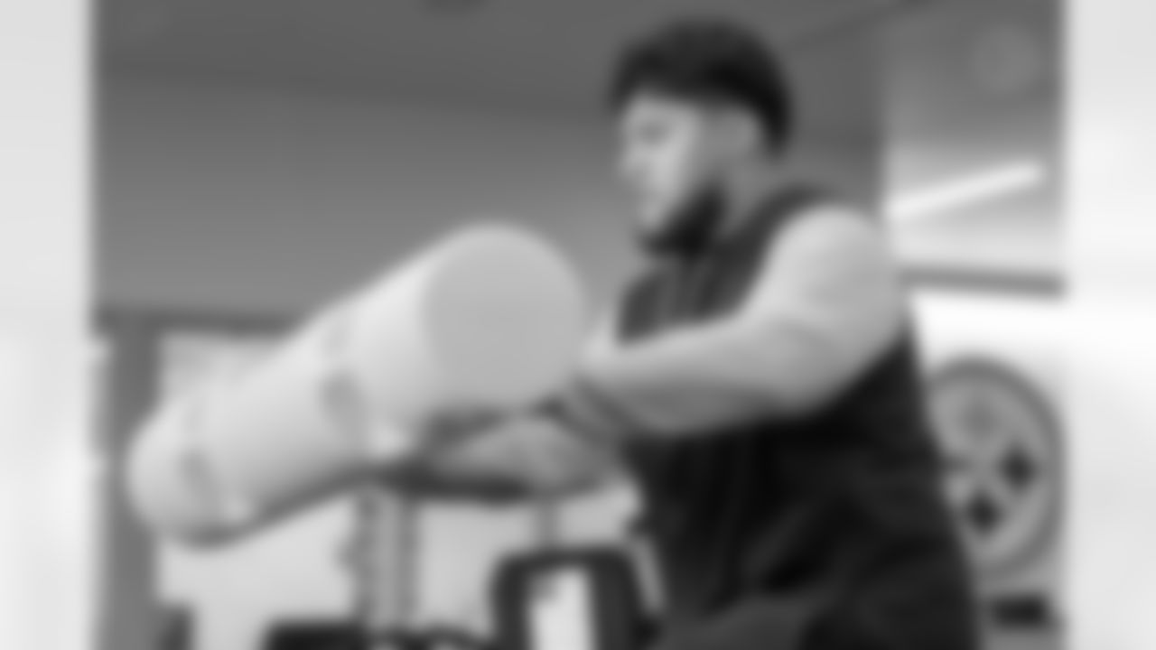 Pittsburgh Steelers offensive tackle Troy Fautanu (76) during Phase One of the voluntary offseason workout program on Tuesday, April 29, 2025 in Pittsburgh, PA. (Alysa Rubin / Pittsburgh Steelers)