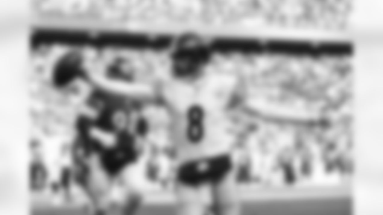 Pittsburgh Steelers quarterback Aaron Rodgers (8) during a regular season game between the Pittsburgh Steelers and the Baltimore Ravens, Sunday, Dec. 7, 2025 in Baltimore, MD. (Jared Wickerham / Pittsburgh Steelers)