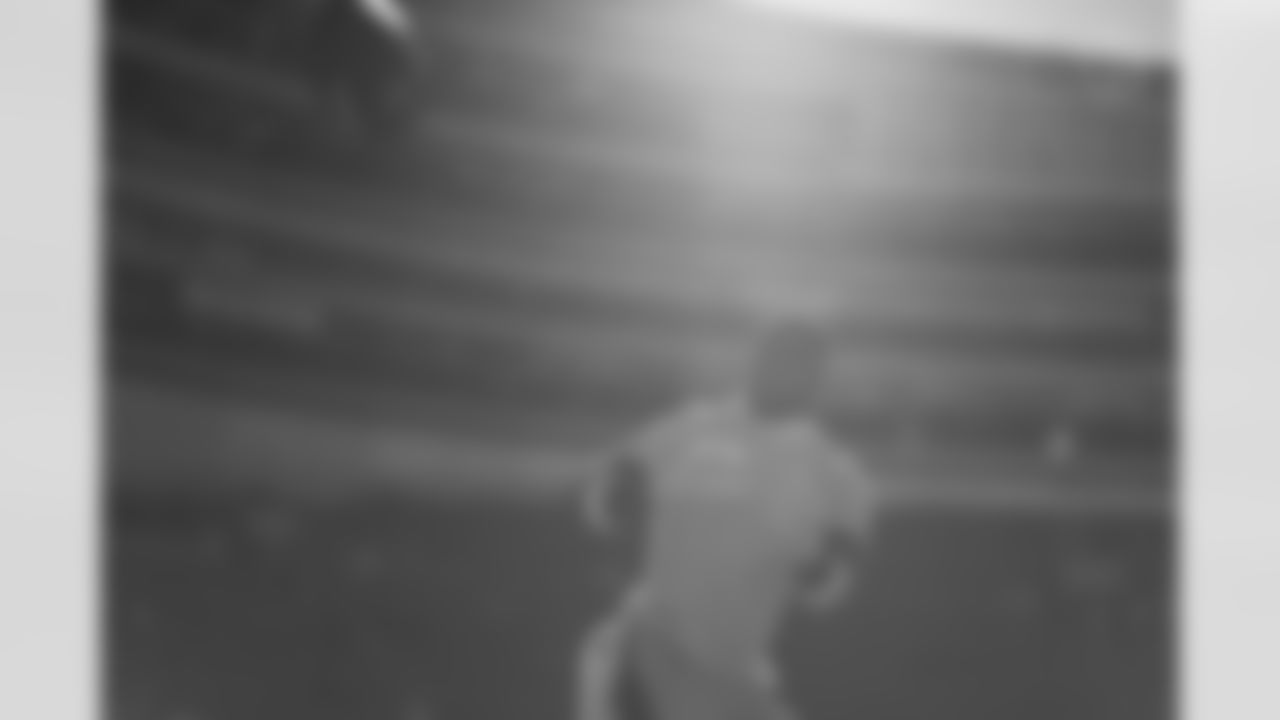 Pittsburgh Steelers tight end Jonnu Smith (81) during a regular season game between the Pittsburgh Steelers and the Chicago Bears, Sunday, Nov. 23, 2025 in Chicago, IL. (Karl Roser / Pittsburgh Steelers)