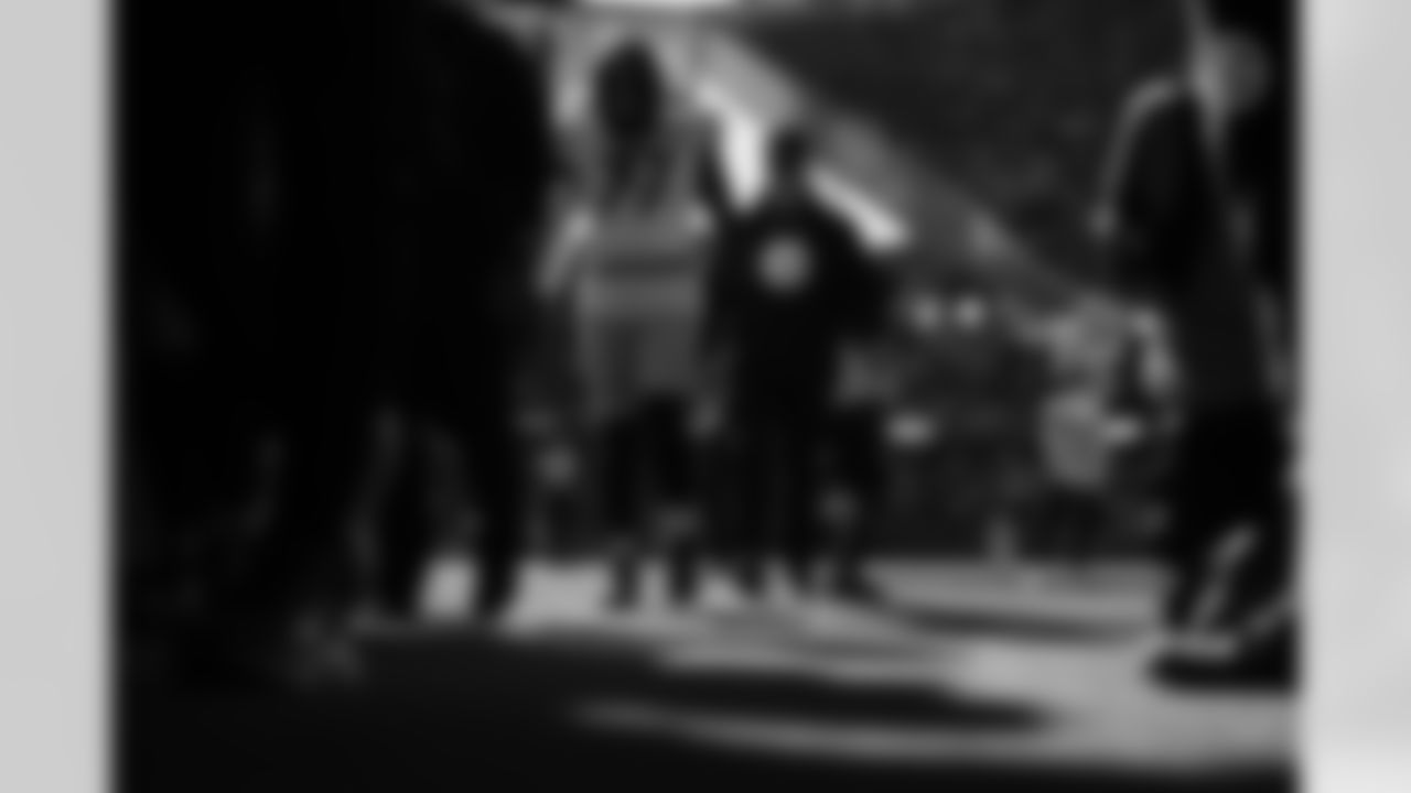 Pittsburgh Steelers offensive tackle Broderick Jones (77) during a regular season game between the Pittsburgh Steelers and the Chicago Bears, Sunday, Nov. 23, 2025 in Chicago, IL. (Alysa Rubin / Pittsburgh Steelers)