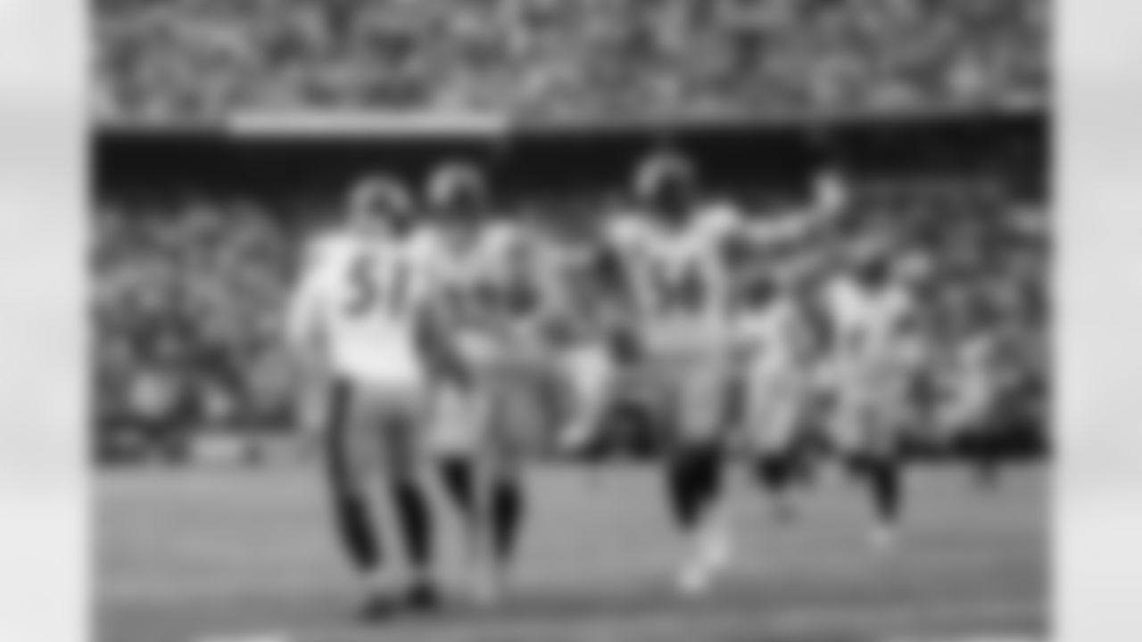 Pittsburgh Steelers linebacker Jack Sawyer (33) celebrates with teammates during a regular season game against the Cleveland Browns, Sunday, Dec. 28, 2025 in Cleveland, OH. The Browns beat the Steelers 13-6. (Alysa Rubin / Pittsburgh Steelers)