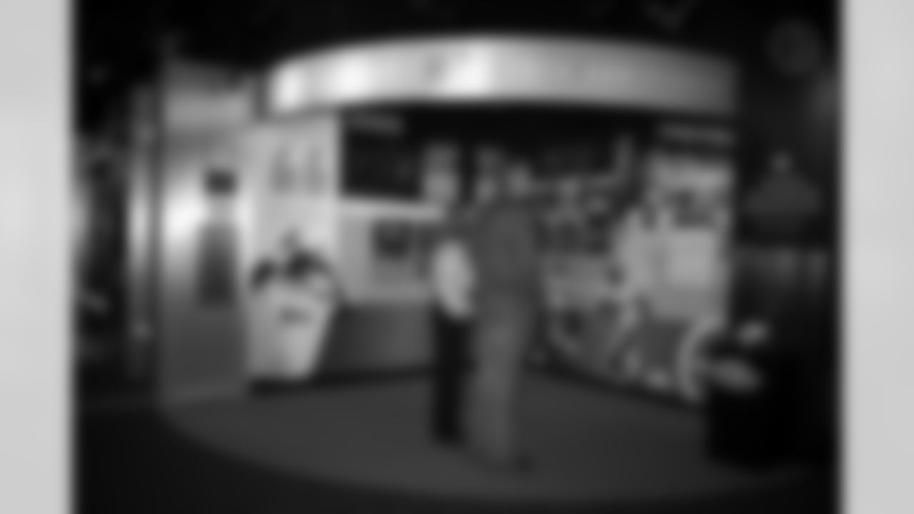 The Pittsburgh Steelers celebrated the 20th anniversary of Super Bowl XL during the Alumni Weekend Dinner at Acrisure Stadium benefitting the UPMC Sports Medicine Concussion Program, Saturday, Nov. 1, 2025 in Pittsburgh, PA. (Alysa Rubin / Pittsburgh Steelers)