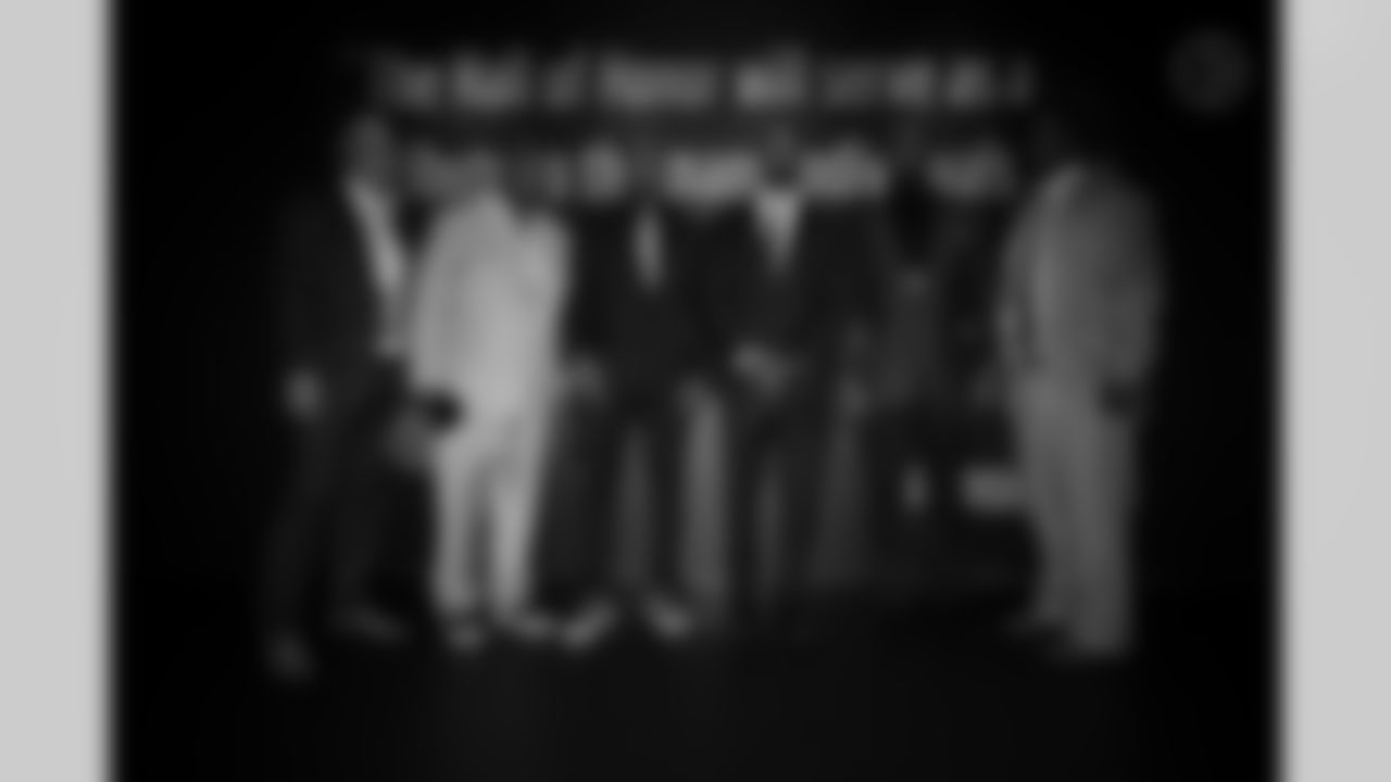 The Pittsburgh Steelers celebrate the 2025 Hall of Honor Class during the Hall of Honor Dinner Ceremony presented by U.S. Steel on Sunday, Dec. 14, 2025 in Pittsburgh, PA. (Alysa Rubin / Pittsburgh Steelers)