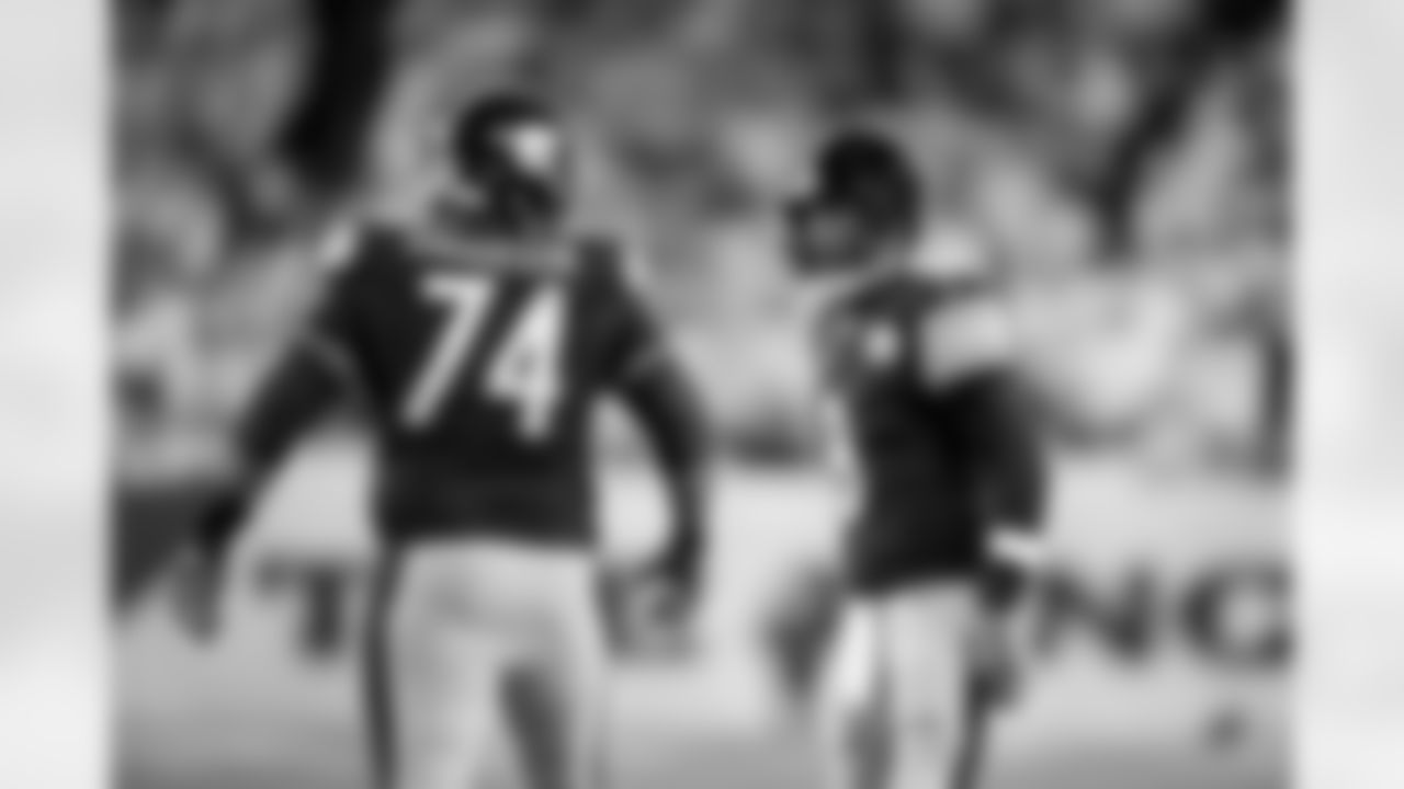 Pittsburgh Steelers quarterback Aaron Rodgers (8) and Pittsburgh Steelers offensive lineman Spencer Anderson (74) during a regular season game between the Pittsburgh Steelers and the Cincinnati Bengals, Thursday, Oct. 16, 2025 in Cincinnati, OH. The Bengals beat the Steelers 33-31. (Karl Roser / Pittsburgh Steelers)