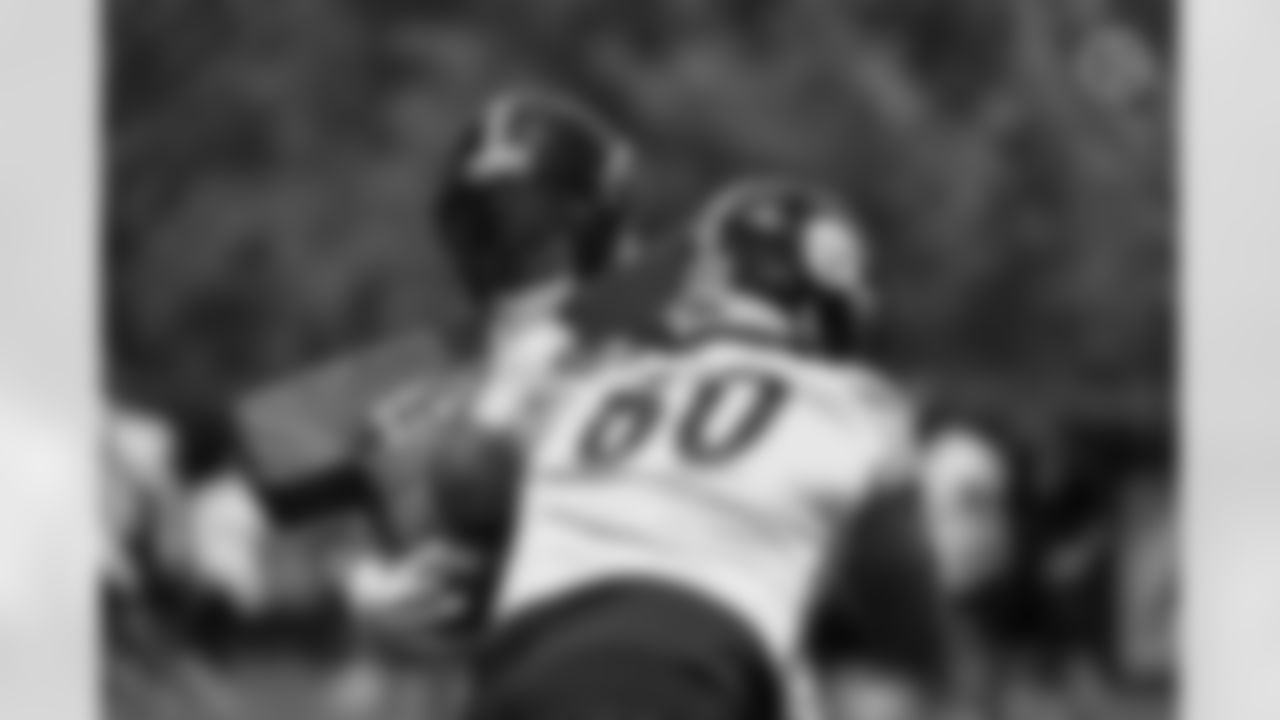 Pittsburgh Steelers offensive tackle Troy Fautanu (76) and Pittsburgh Steelers offensive tackle Dylan Cook (60) practice at the UPMC Rooney Sports Complex during the 2025 minicamp, Tuesday June 10, 2025. (Taylor Ollason/ Pittsburgh Steelers)