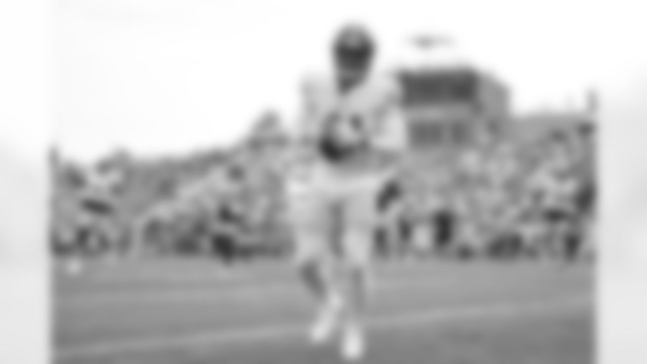 Pittsburgh Steelers tight end Jonnu Smith (81) trains at Saint Vincent College during the 2025 Steelers Training Camp on Tuesday August 5, 2025 in Latrobe, PA. (Alysa Rubin / Pittsburgh Steelers)