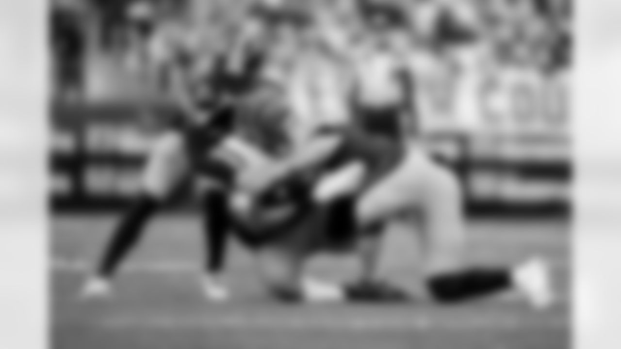 Pittsburgh Steelers linebacker Payton Wilson (41) and cornerback James Pierre (42) during a regular season game between the Pittsburgh Steelers and the Cincinnati Bengals, Sunday, Nov. 16, 2025 in Pittsburgh, PA. (Alysa Rubin / Pittsburgh Steelers)