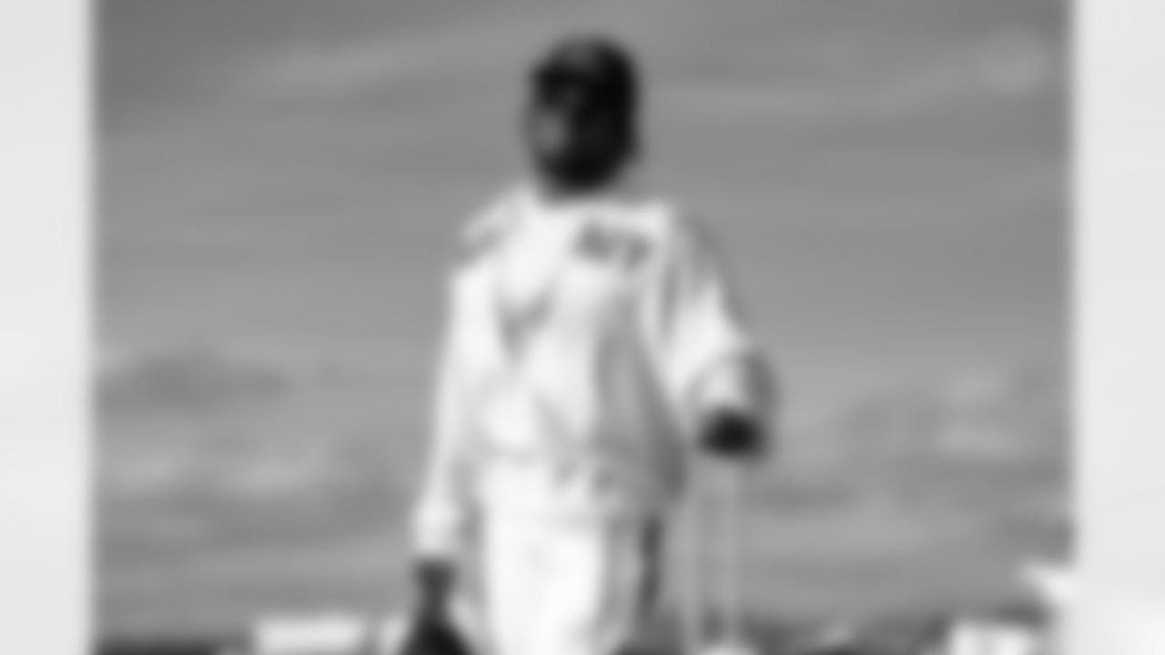 Pittsburgh Steelers safety Jabrill Peppers (40) travels to Chicago on Saturday, Nov. 22, 2025 for the Week 12 regular season matchup against the Chicago Bears. (Alysa Rubin / Pittsburgh Steelers)